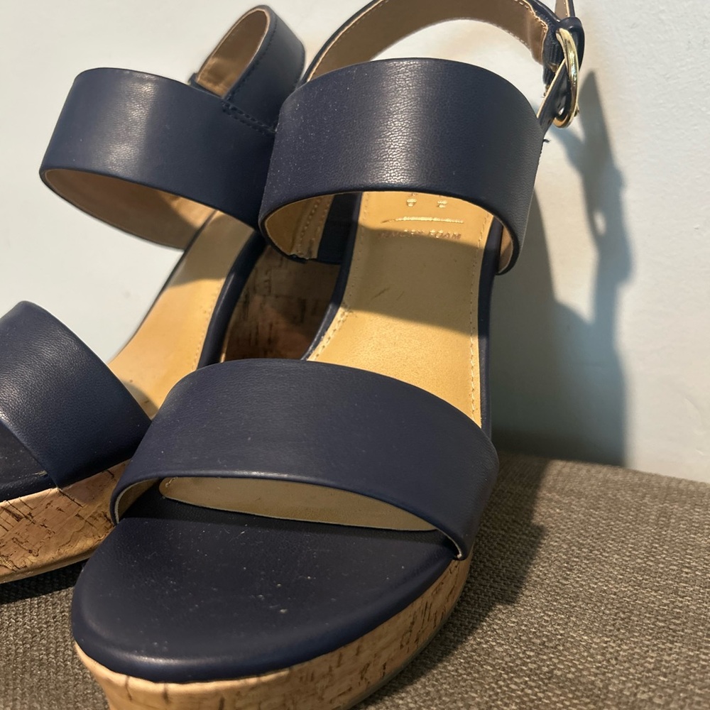 Lauren Conrad Elegant Navy Sandals - Picture 2 of 8